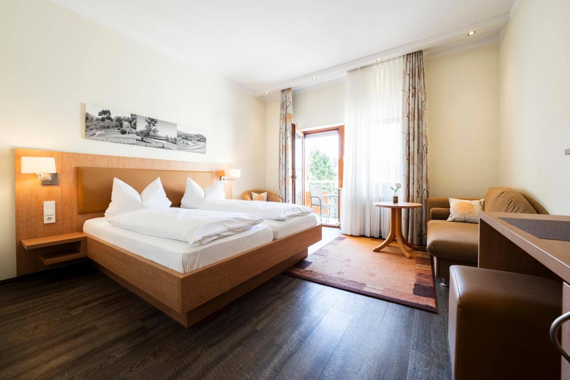 Hotel-Gasthof Rose Oberkirch  Exterior photo
